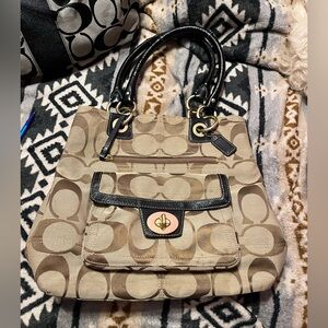 Coach EUC Hampton Turn Lock Tan and Black Signature Shoulder Bag